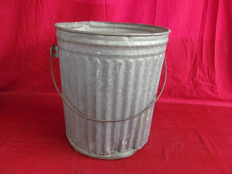 lot 247 image: trash can