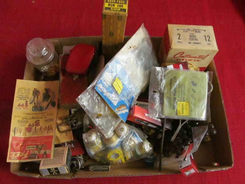 lot 251 image: vintage buzz fuses