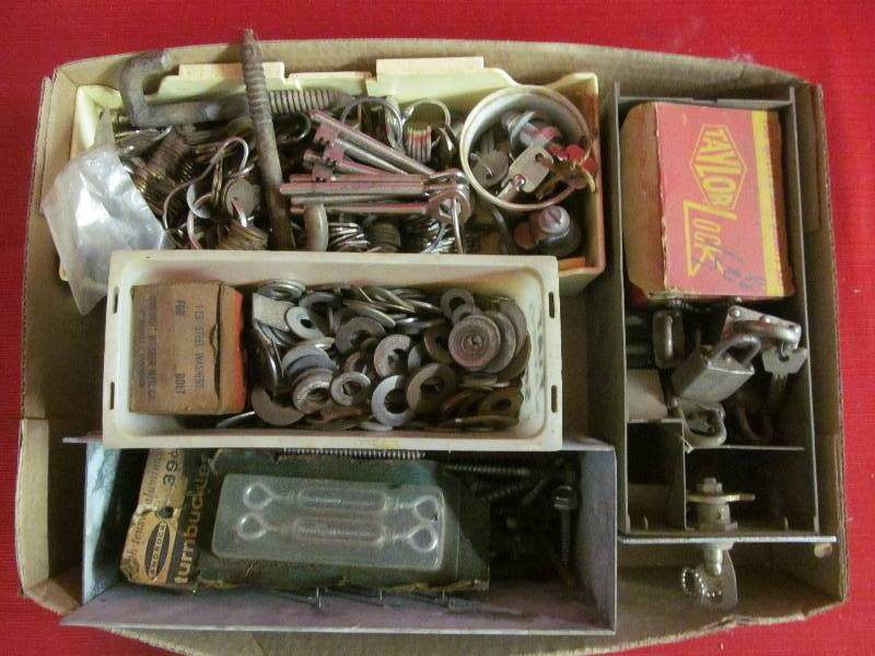 lot 261 image: vintage keys