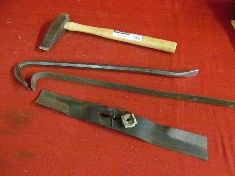 lot 266 image: hammer, pry bar crow bar