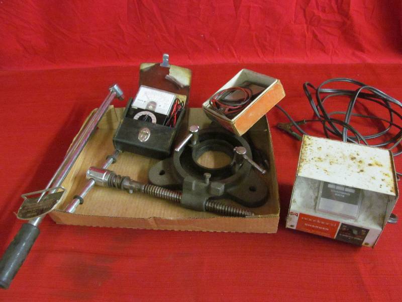 lot 271 image: Battery Chargers