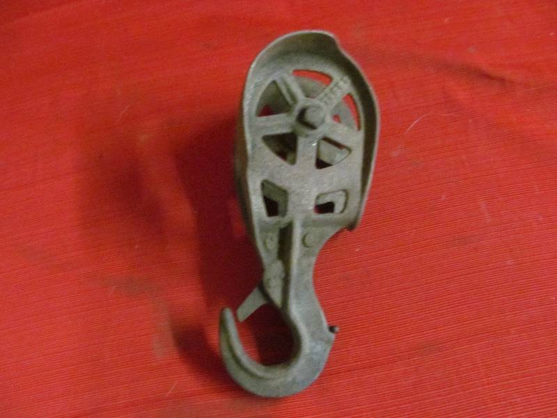 lot 274 image: Vintage Hook