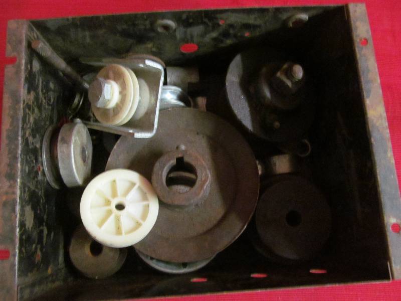 lot 276 image: PulleysBearings