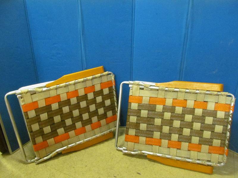 lot 282 image: Lawn Chairs