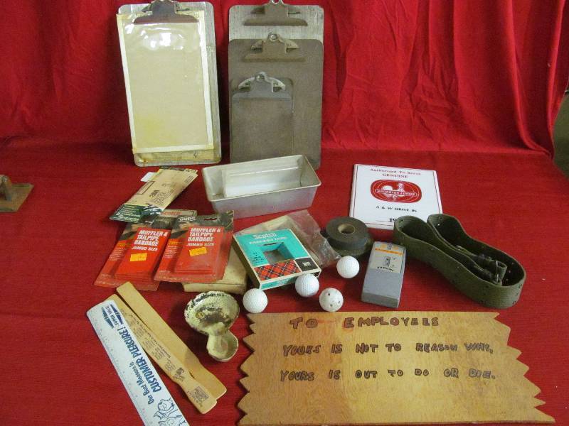 lot 283 image: Vintage Collectibles