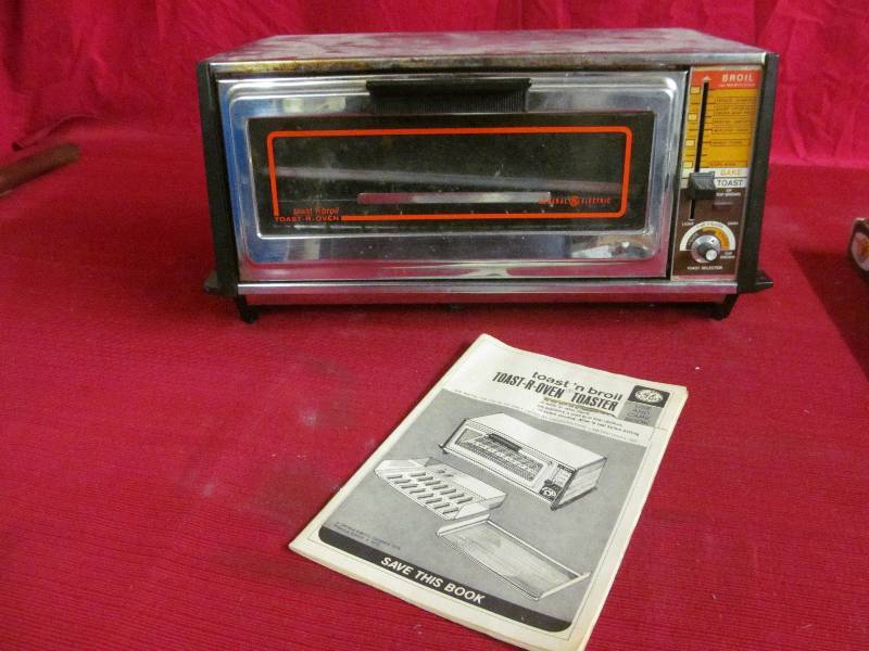 lot 298 image: Toaster Oven