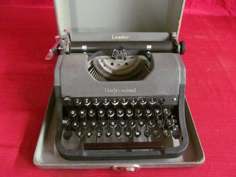 lot 312 image: Vintage Typewriter