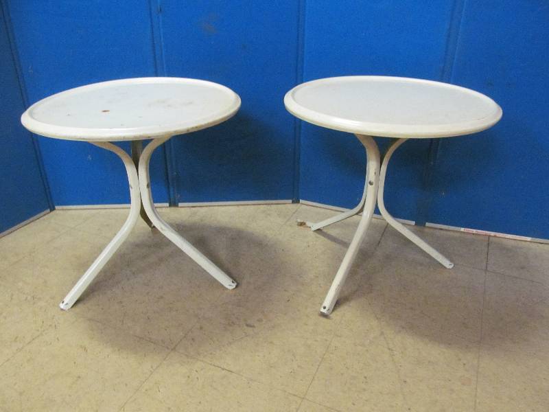 lot 317 image: Patio Tables
