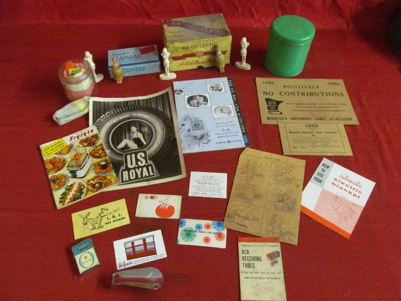 lot 326 image: Vintage Collectibles
