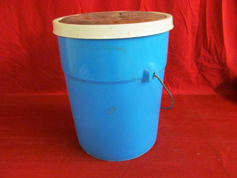 lot 332 image: Bucket Seat