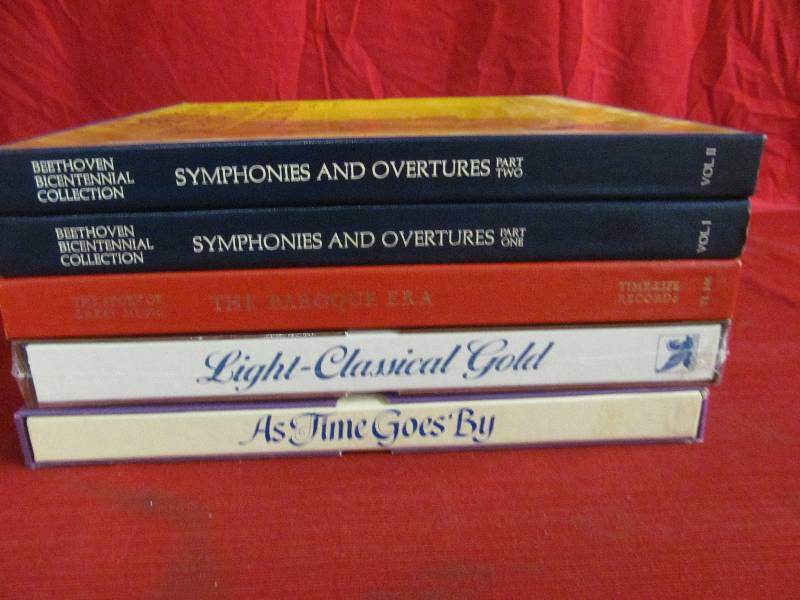 lot 344 image: Vintage Albums