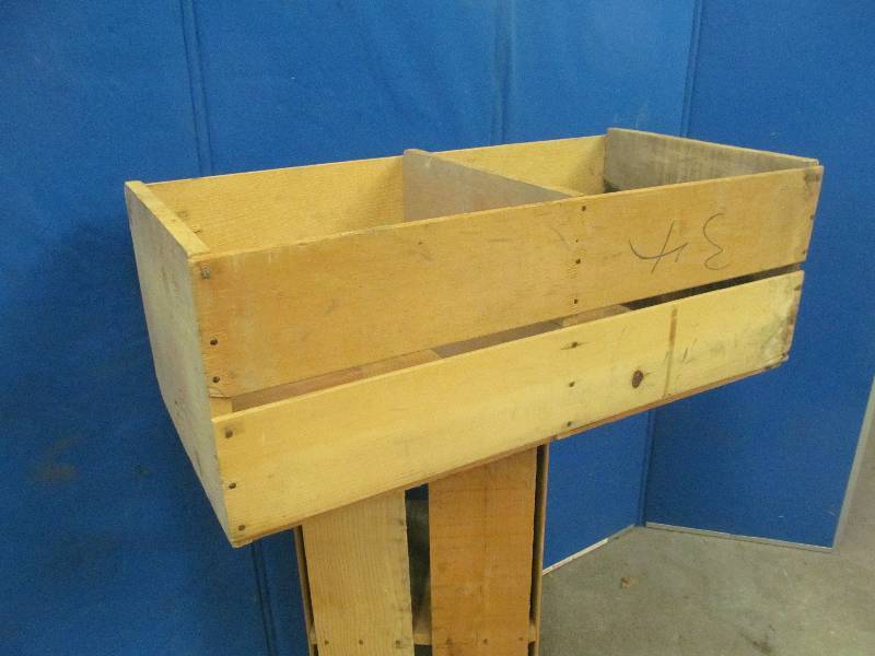lot 370 image: Fruit Crate