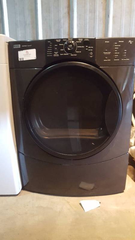 lot 5 image: Kenmore Dryer