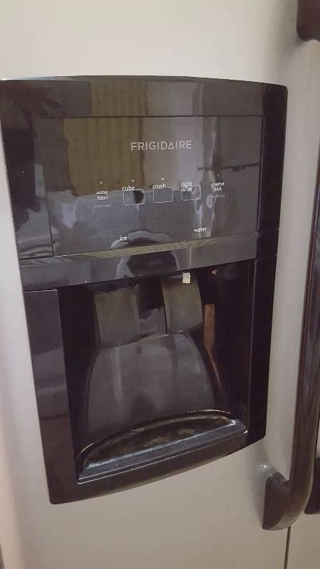 lot 2 image: Frigidaire   Refrigerator