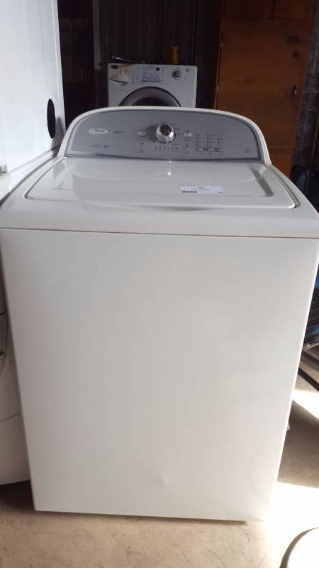 lot 20 image: Whirlpool Washer