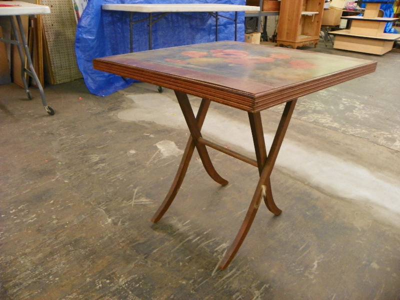 Folding Table With Rose and Thorn Bush Picture, 28x29