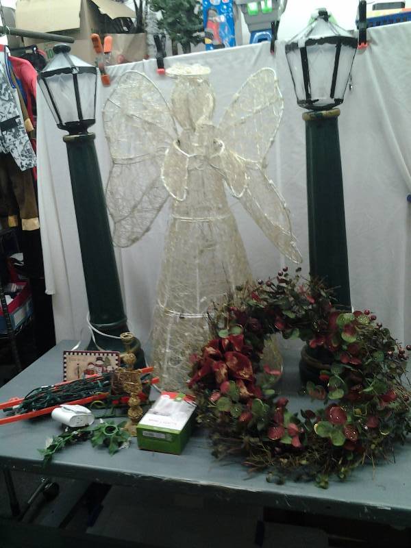 lot 16 image: Lighted Angel, Pair Of Lighted Candles, Other Seasonal Holiday Decor