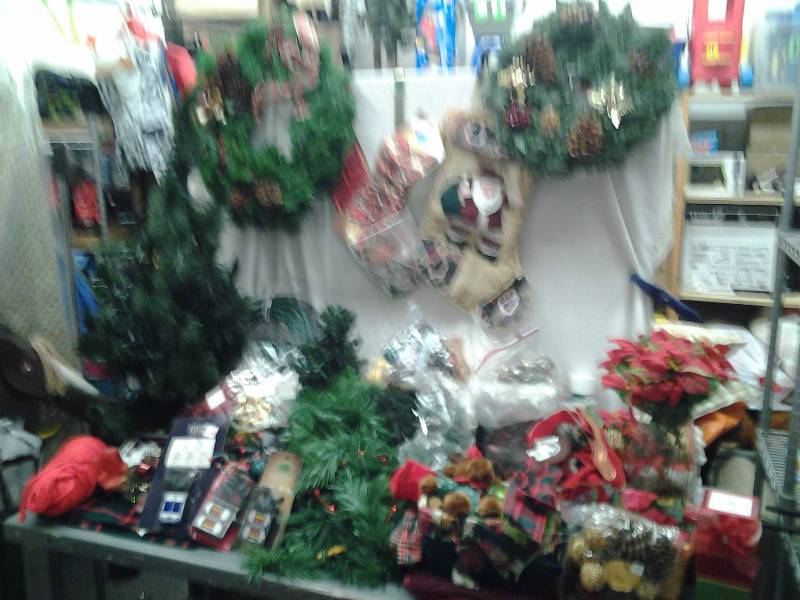 lot 18 image: Large Lot Of Christmas Decor Garland, Wreaths, Trees, Lights, Bows & Wrap, Candles, Ornaments, Mugs, So Much More-Everything You Need