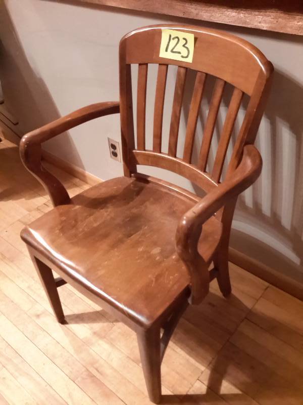 lot 123 image: Vintage Solid Mahogany wood  waiting room chair