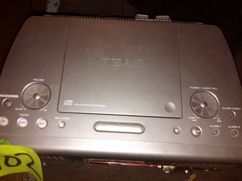 lot 102 image: TEAC, Model SR-100, CD Music Center