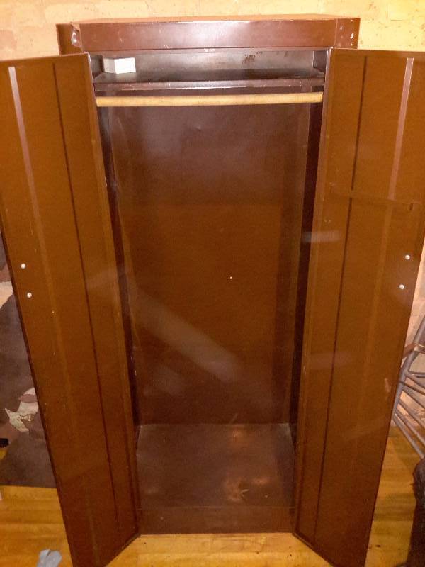 lot 105 image: Nice Metal Armoire Type cabinet