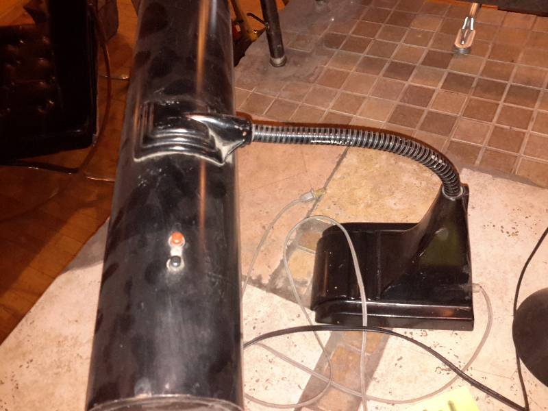 lot 114 image: 2 Desk Lamps.. One is Vintage.. 1 is small halogen..