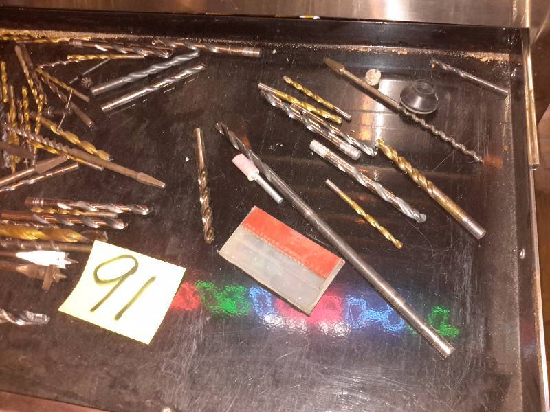 lot 91 image: Large lot of drill bits..