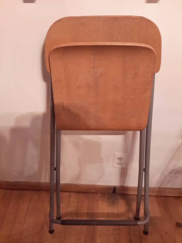 lot 49 image: 4 Tall Folding wood seat chairs