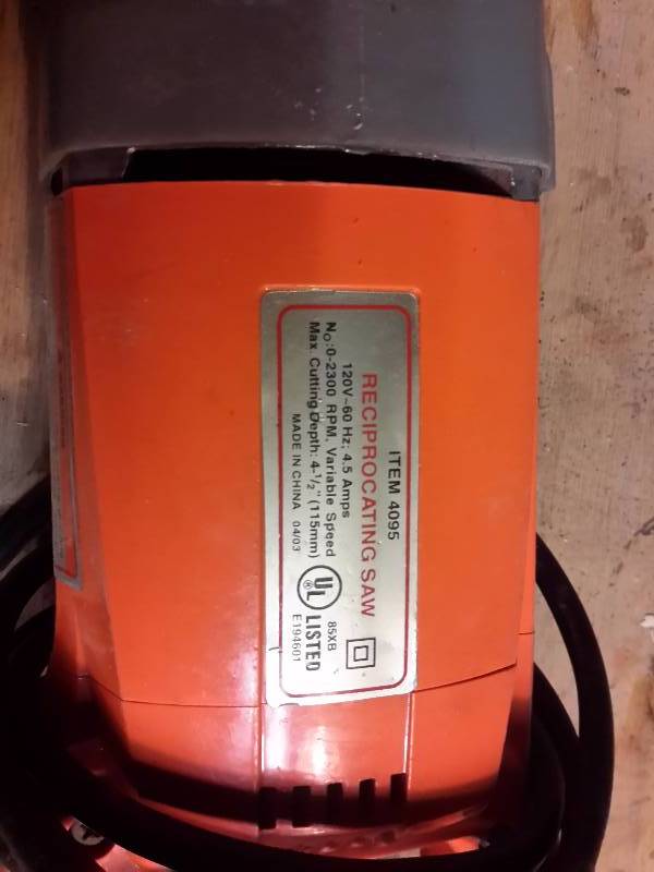 lot 23 image: Reciprocating Saw, Variable Speed