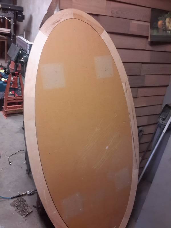 lot 50 image: Looks like Birch or maple oval table top.. VERY SOLID