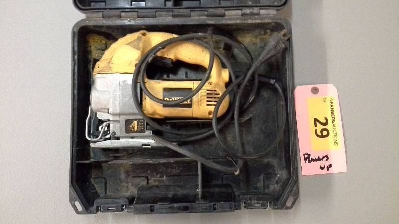 lot 29 image: DeWalt DW317 VS Orbial Jig Saw