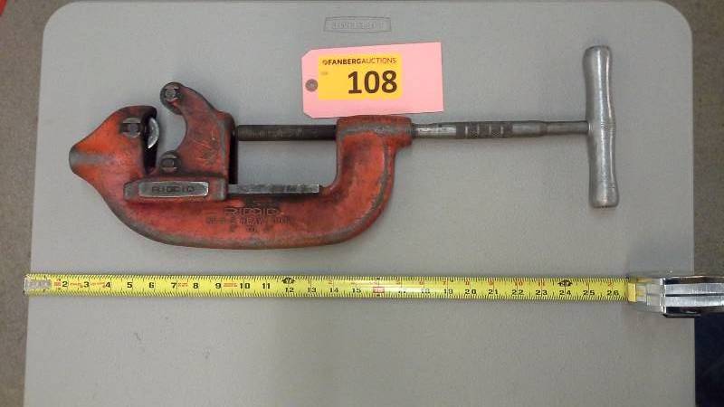 lot 108 image: (1) Rigid Pipe Cutter