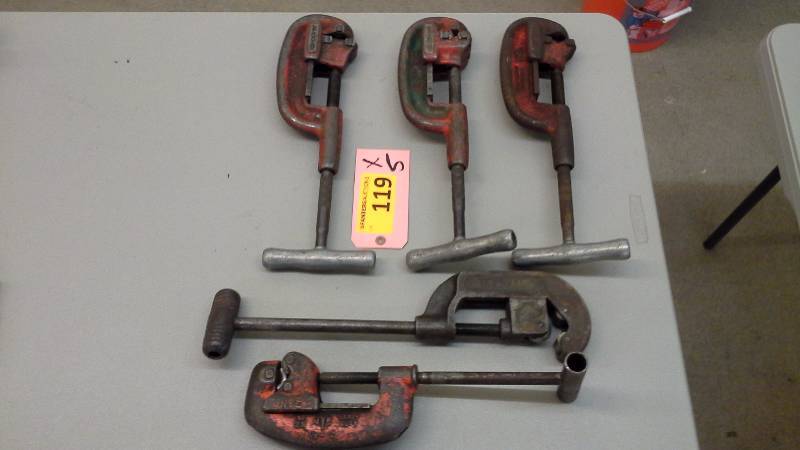 lot 119 image: (5) Pipe Cutters, Some Rigid