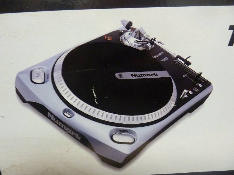 lot 262 image: Numark TT200 Turntable