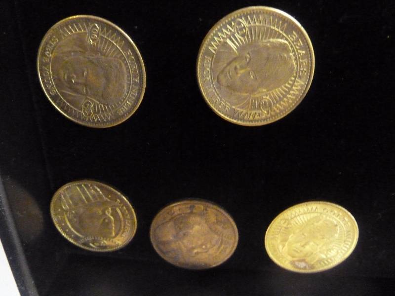 lot 290 image: Pinnacle Mint Sports Coins