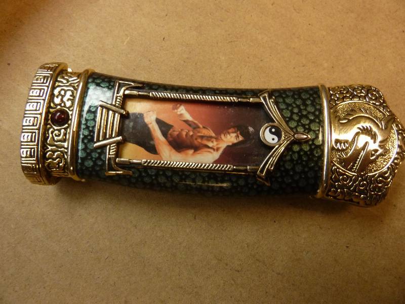 lot 294 image: Bruce Lee Knife