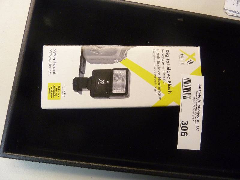 lot 306 image: Digital Slave Flash