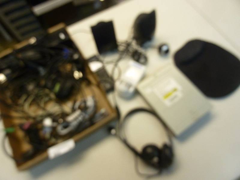 lot 307 image: Electronics Lot