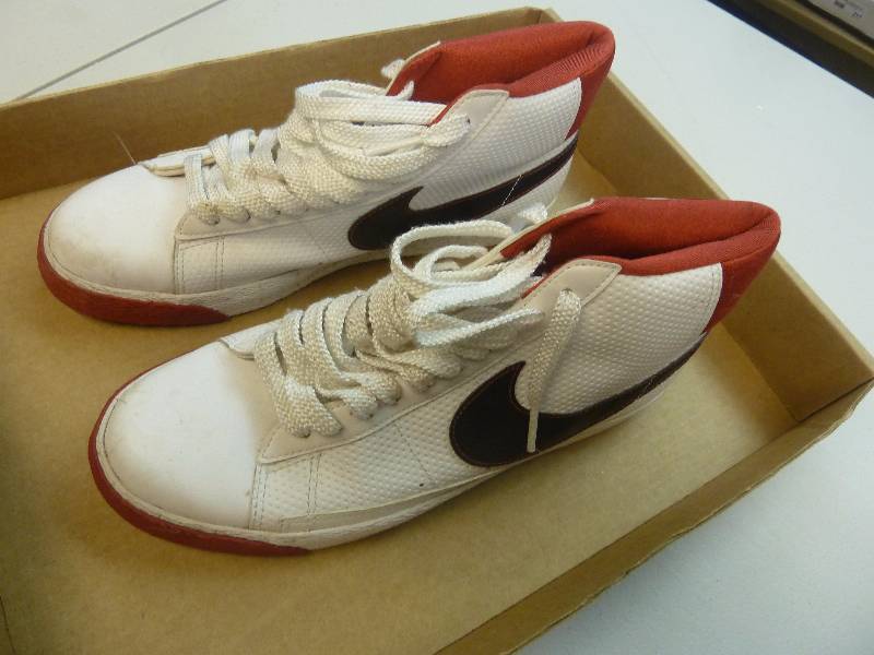 lot 317 image: Nike Tennis Shoes