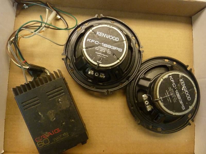 lot 333 image: Craig Equalizer & Two Kenwood Speakers