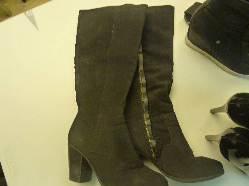 lot 357 image: Womens Shoes
