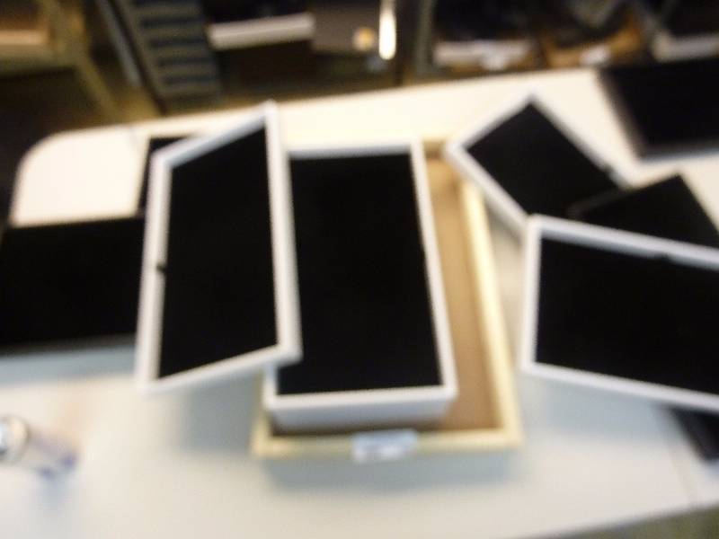 lot 358 image: Display Trays