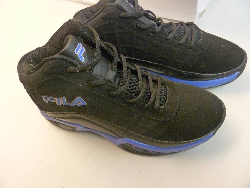 lot 368 image: Fila Tennis Shoes