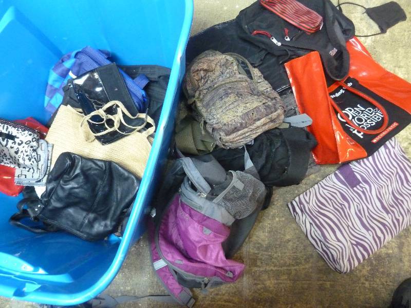 lot 379 image: Large BagPurse Lot