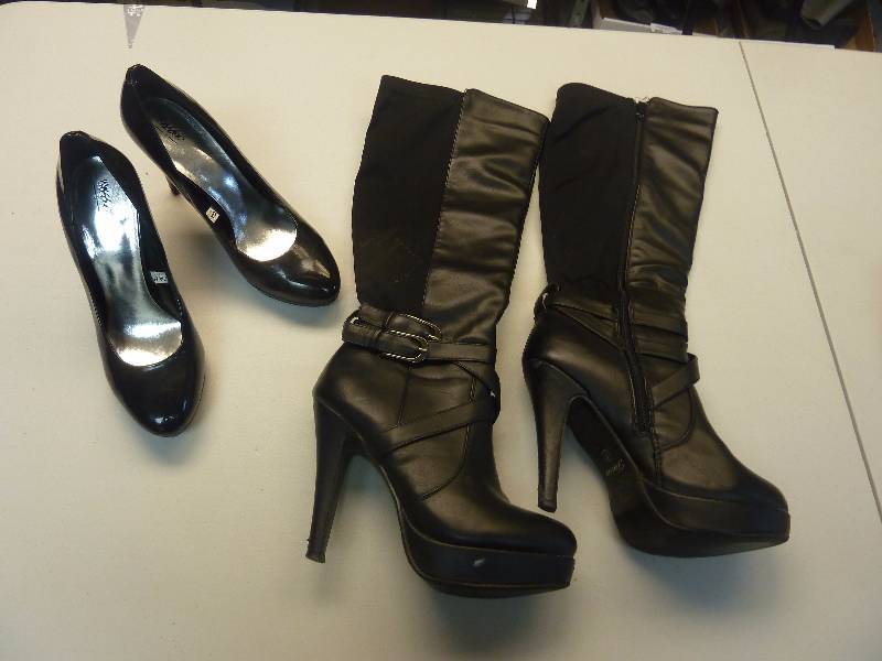 lot 386 image: Womens Shoes