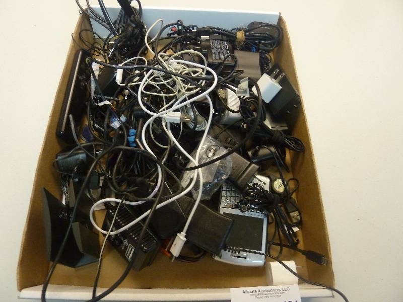 lot 424 image: Electronics Lot