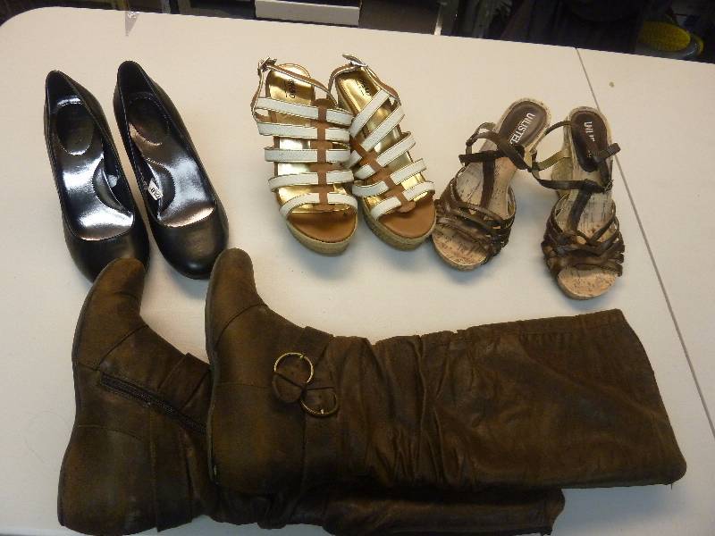lot 428 image: Womens Shoes