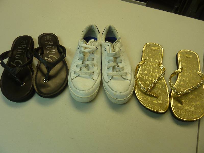 lot 430 image: Womens Shoes