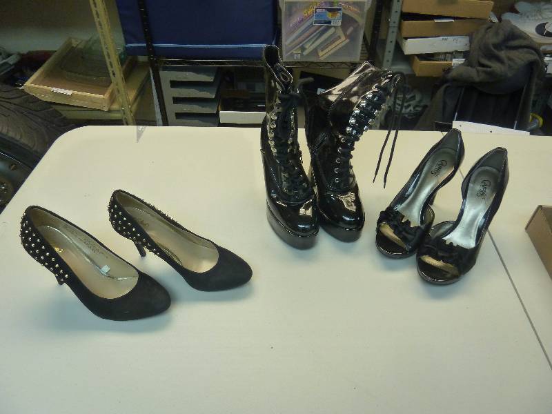 lot 439 image: Womens Shoes