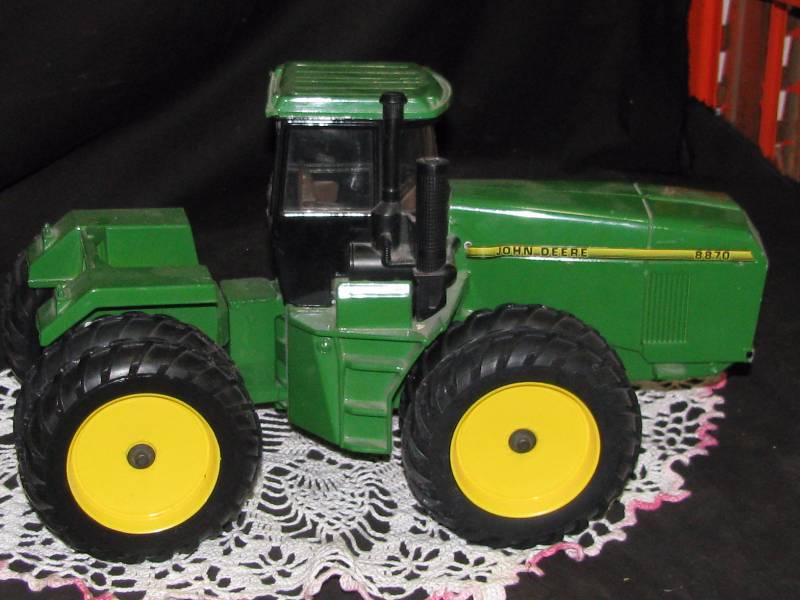 John Deere Metal Toy Tractor | Coins-Antiques-Automotive Manuals-Musical Instruments | K-BID